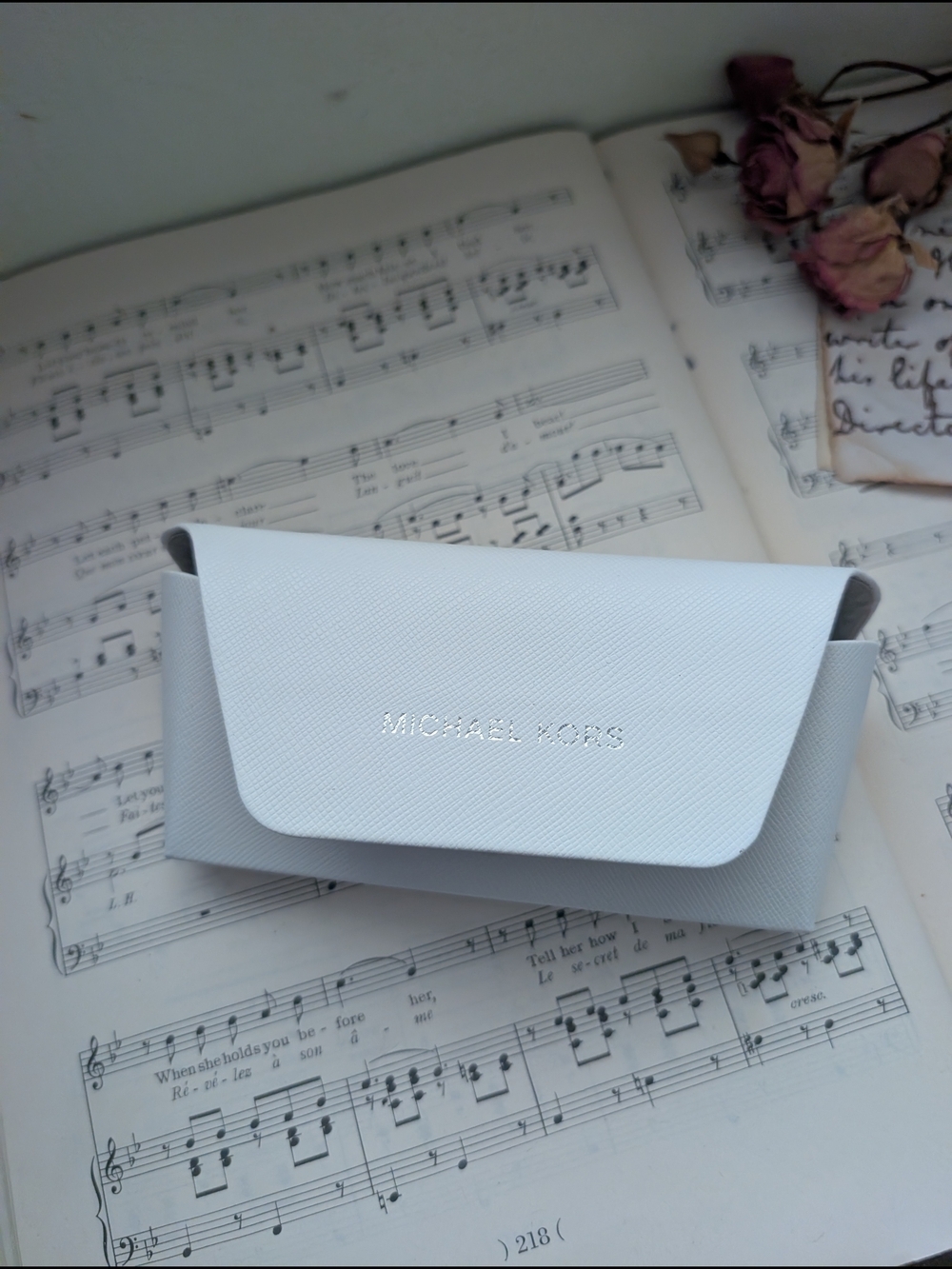 Michael Kors White Sunglasses Case - Picture 2 of 7